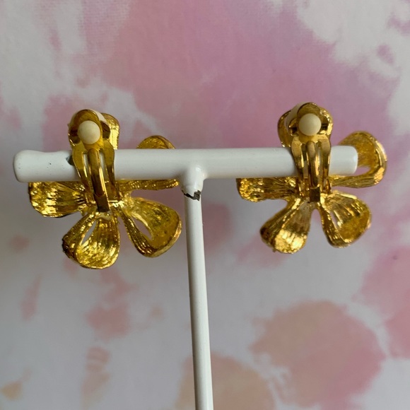Vintage clip on earrings - Picture 4 of 4